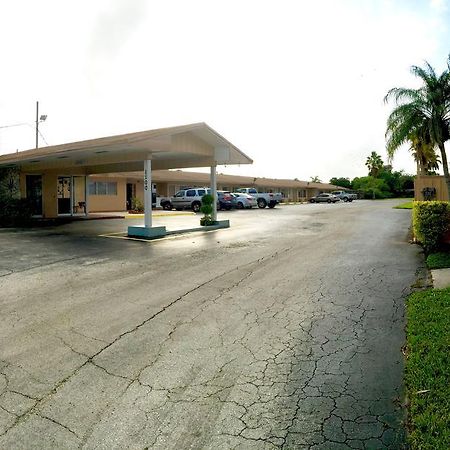 Coral Roc Motel Florida City Bagian luar foto
